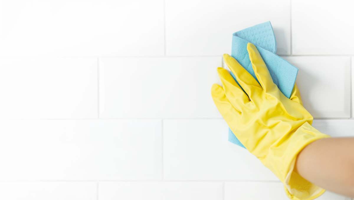 Benefits of professional tile and grout cleaning services 